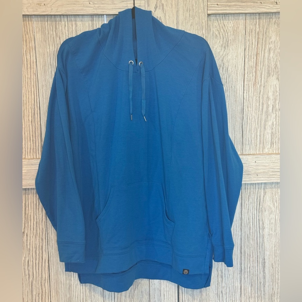 Livi Active blue hoodie sz 14/16